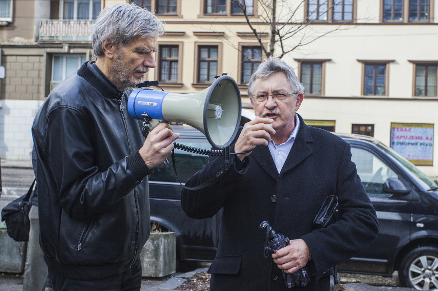 Zľava viceprezident Slovenskej lekárskej