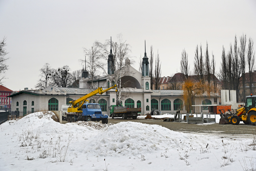 Mestský park: Z chátrajúcej