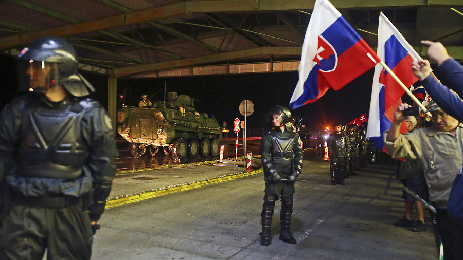 Priaznivcov NATO bolo oveľa