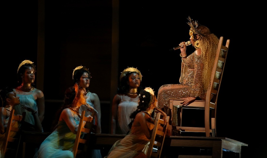 Speváčka Beyoncé počas vystúpenia
