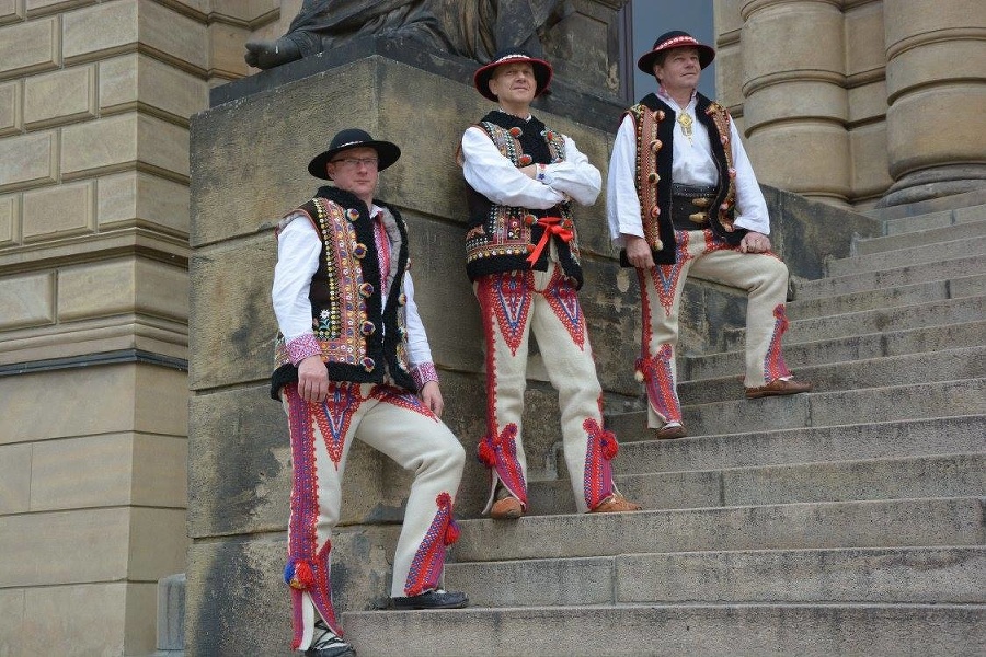 Trio Plickovci, Michalák vľavo
