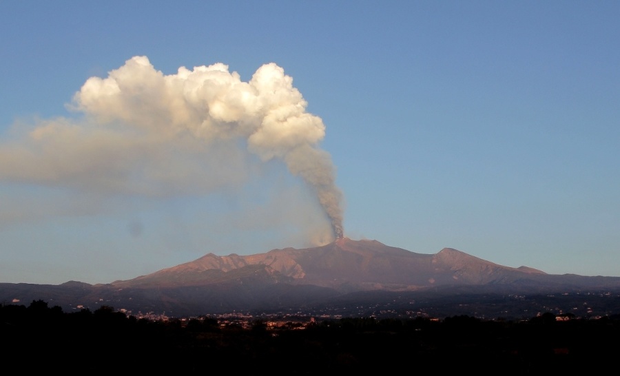Sopka Etna dala o