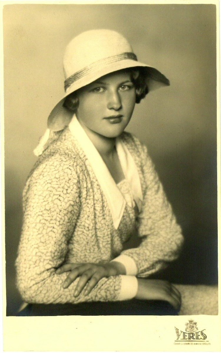 Grófka Ilona Andrássyová (1917