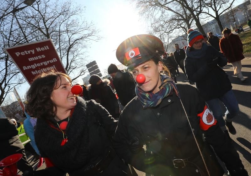 Demonštranti protestovali proti pravicovým