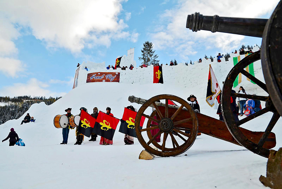 2013: Snežný hrad mal