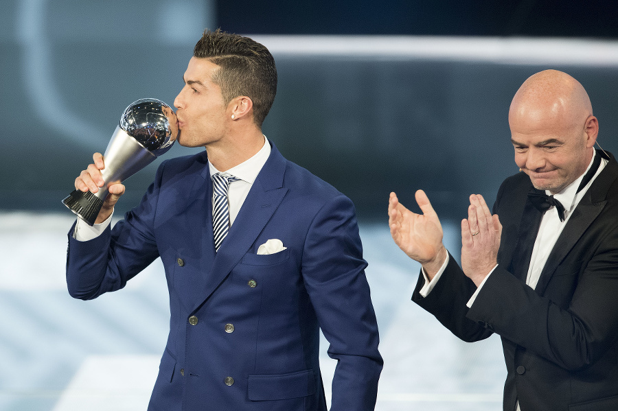 Portugalčan Cristiano Ronaldo pózuje