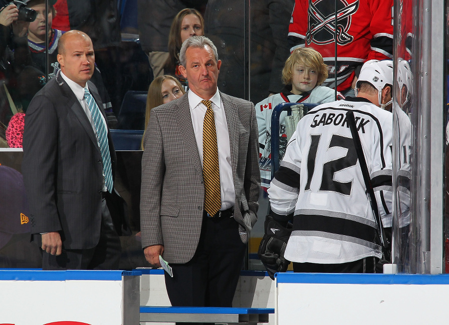 Tréner Darryl Sutter (v