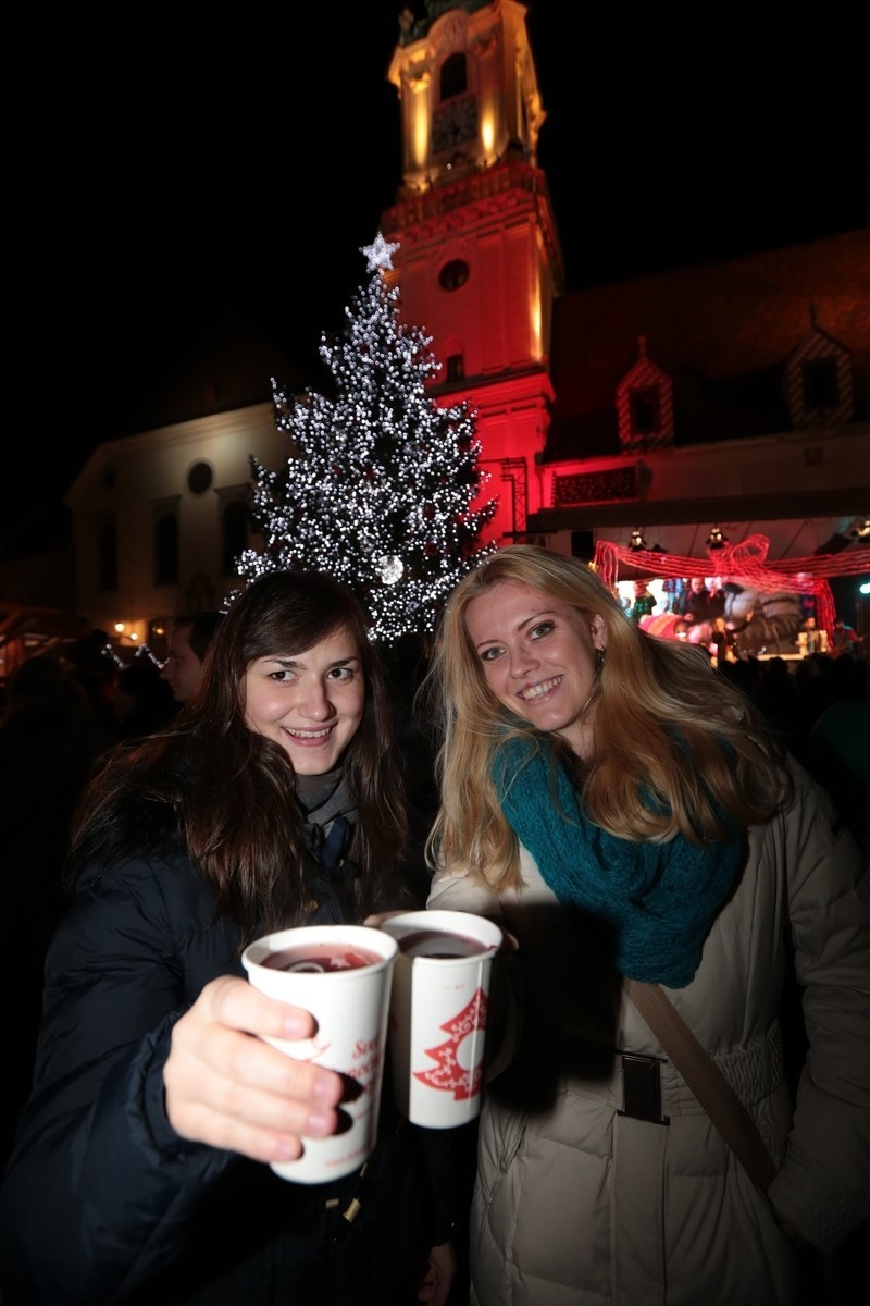 Adriana (23) a Lucia