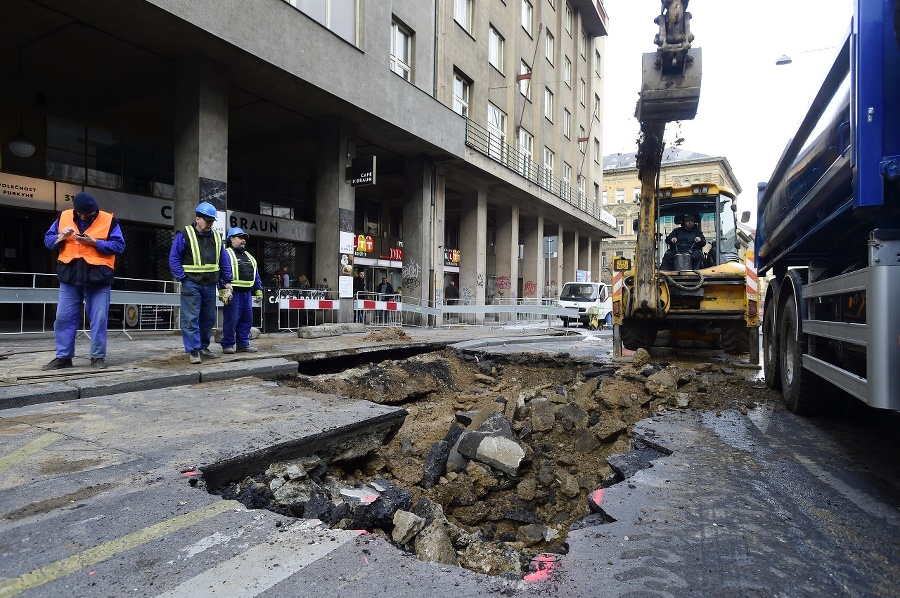 Dopravu v Prahe skomplikovala