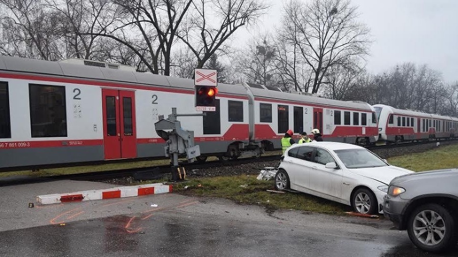 Vlak v Partizánskom nabúral