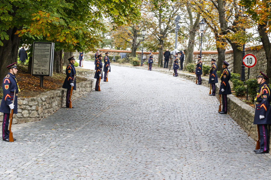 Príslušníci Čestnej stráže prezidenta