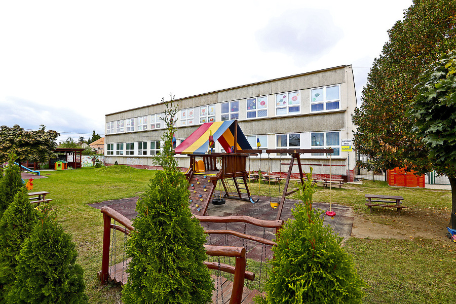 Základná škola v Ivanke