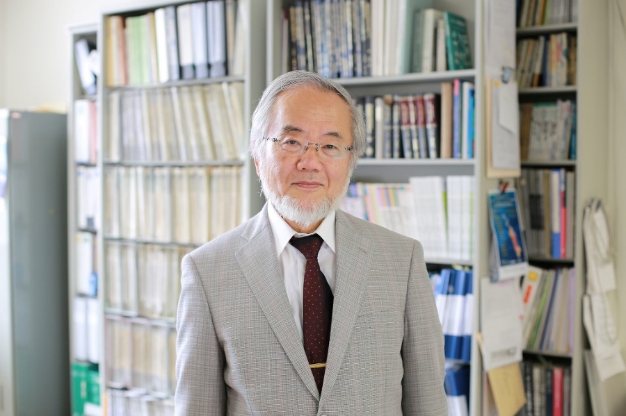 Japonský vedec Jošinori Ósumi