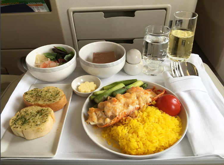 Jedlo v lietadle vyzerá