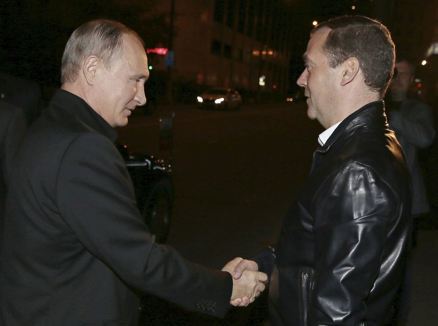 Vladimír Putin (vľavo) a