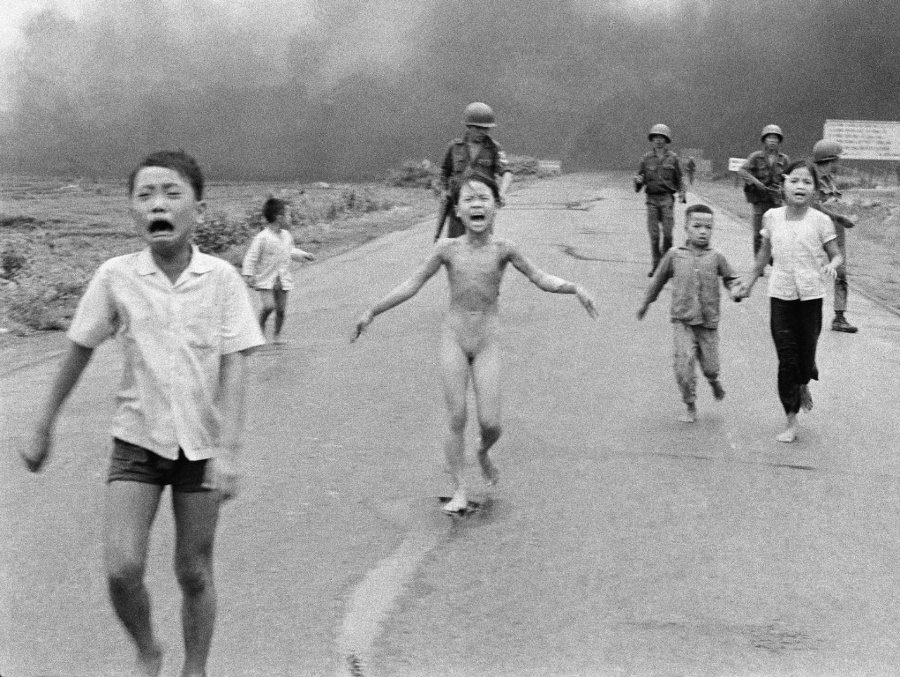 Ikonická fotka z vietnamskej vojny z roku 1972 získala aj Pulitzerovu cenu.