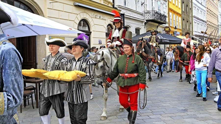 Korunovačné slávnosti v Bratislave.