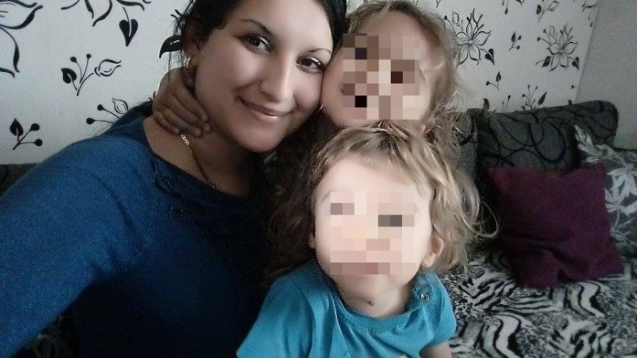 Adriana (23) s deťmi