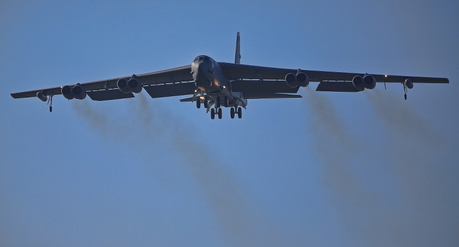 Americký strategický bombardér B-52