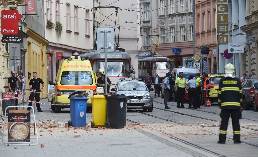 Okolie budovy je uzatvorené.