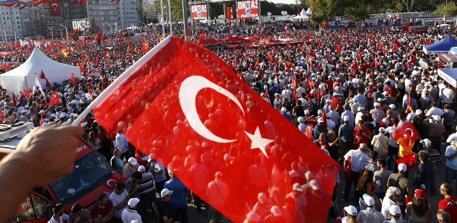 Turci spoločne odsúdili pokus