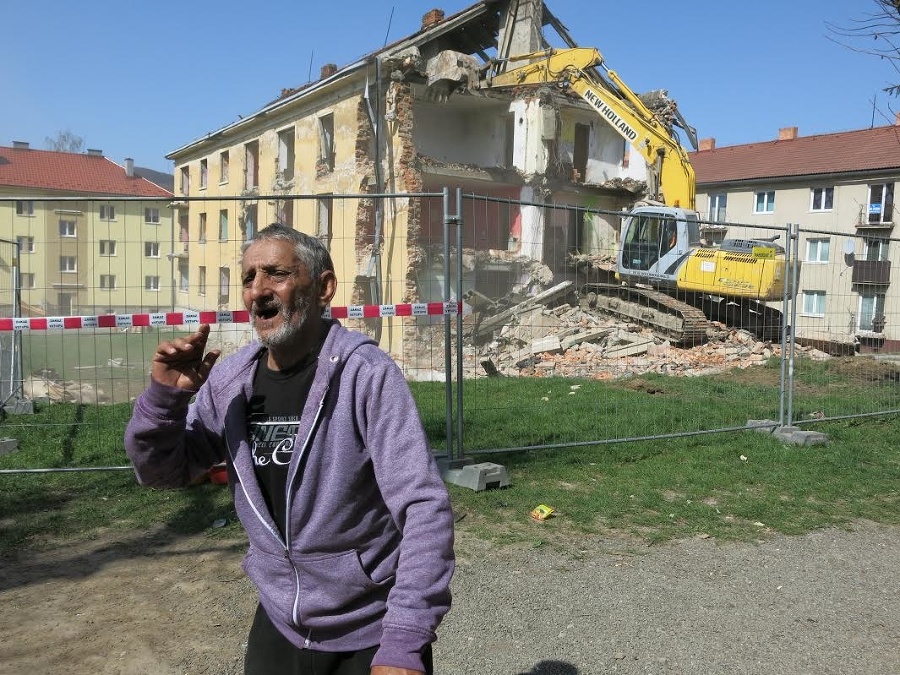 Nebezpečnej sninskej bytovke odzvonilo.