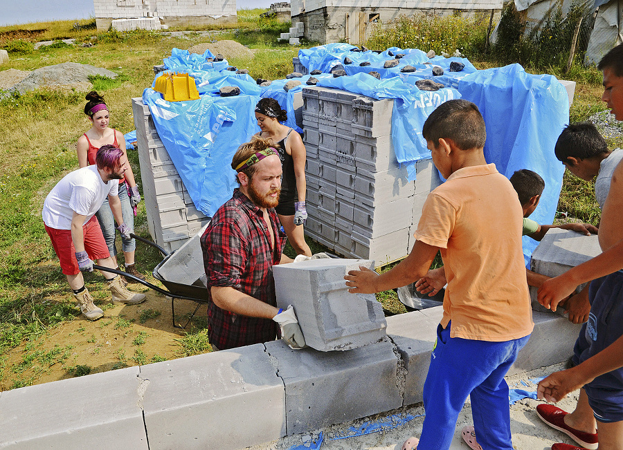 Stavebný materiál vykladá Dayton