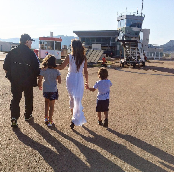 Thalía dovolenkuje s rodinou.