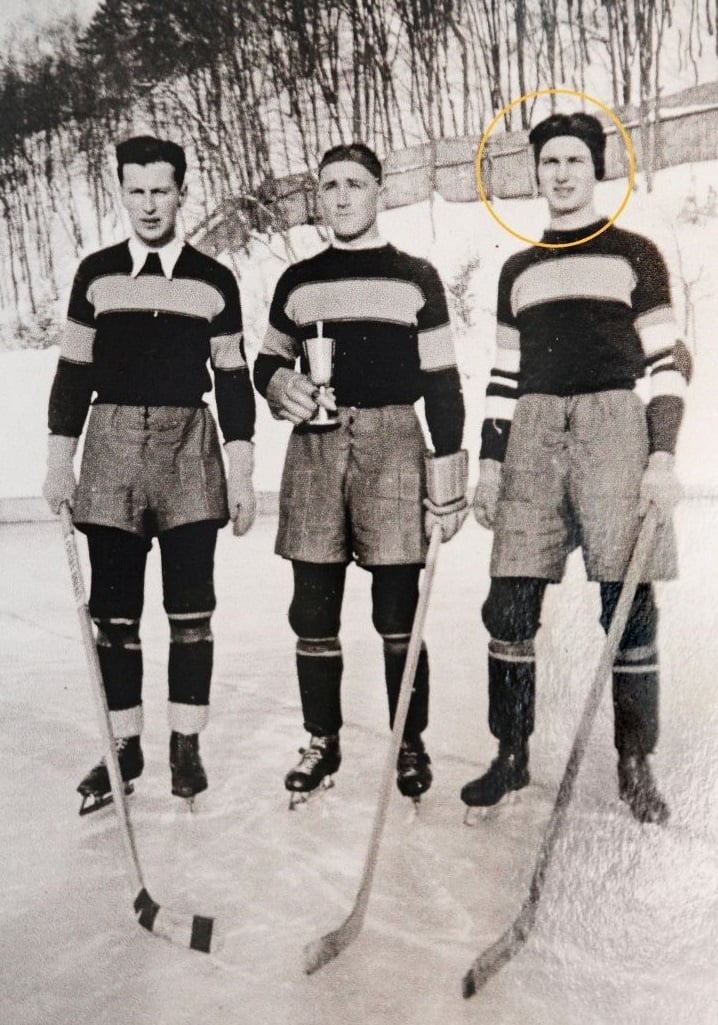 Hokejista: Mladý Pántik (vpravo)