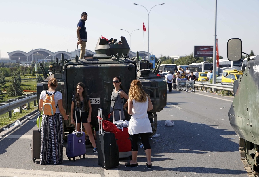 V Turecku vládne chaos.