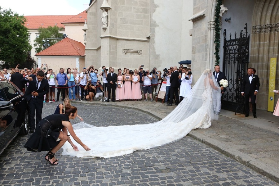 Nevesta Dominika Cibulková prichádza