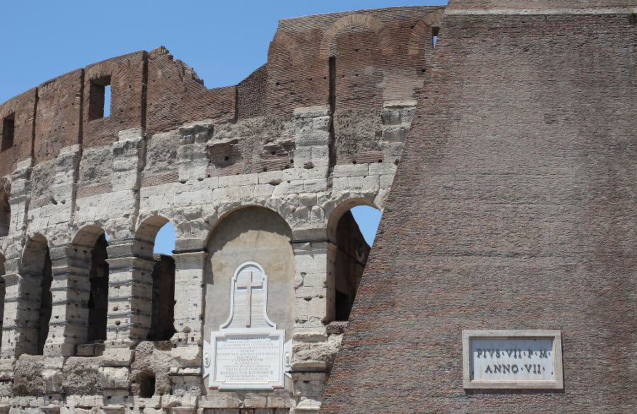 Rímske Koloseum po dôkladnej
