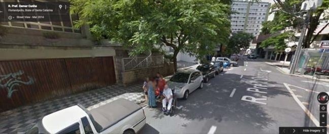 O pár metrov ďalej je tu opäť slnečná ulica.