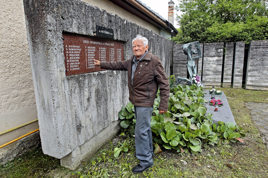 Pomník: Na pamätnej tabuli