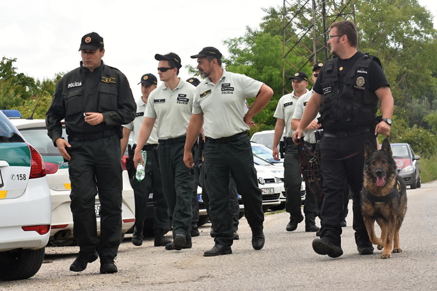 Polícia pátra po väzňovi