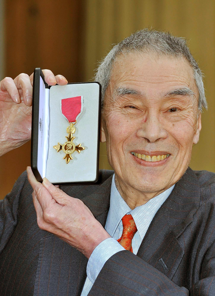 Herec Burt Kwouk