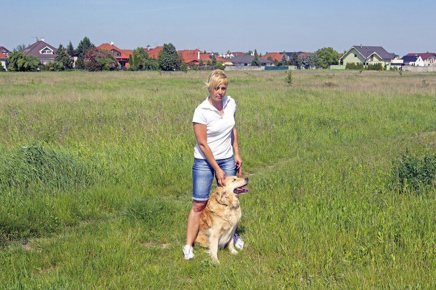 Martina (38) po otrasnej skúsenosti drží svoju sučku na vychádzke už len na vôdzke.