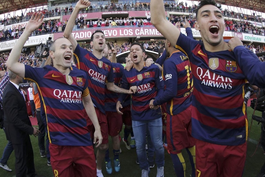 Barcelona oslávili už celkovo