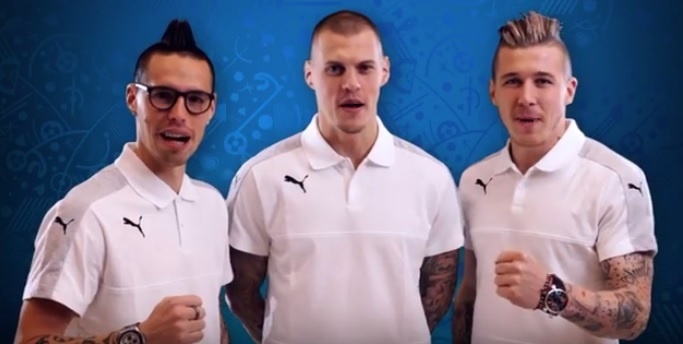 Zľava Marek Hamšík, Martin Škrtel a Juraj Kucka. Ich odpovede v reklamnom spote stoja za to...