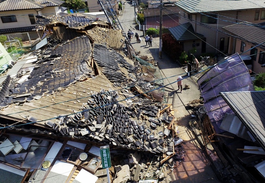 Japonsko postihlo ničivé zemetrasenie.