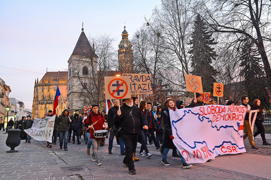 Obyvatelia vyšli do ulíc