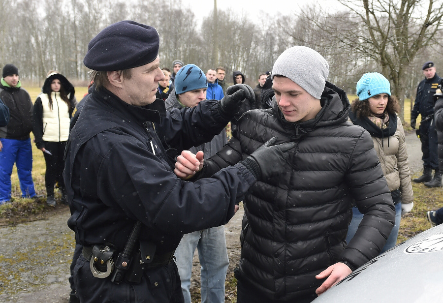 Policajti si vyskúšali, ako