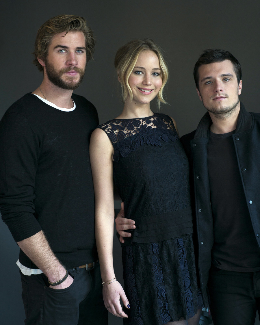 Liam Hemsworth, Jennifer Lawrence