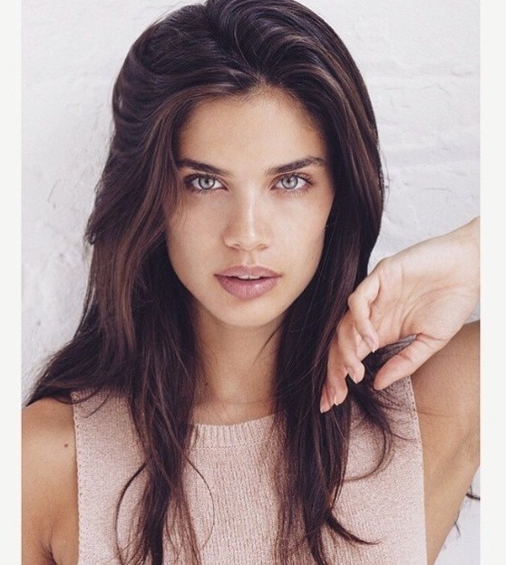 Sexi modelka Sara Sampaio.