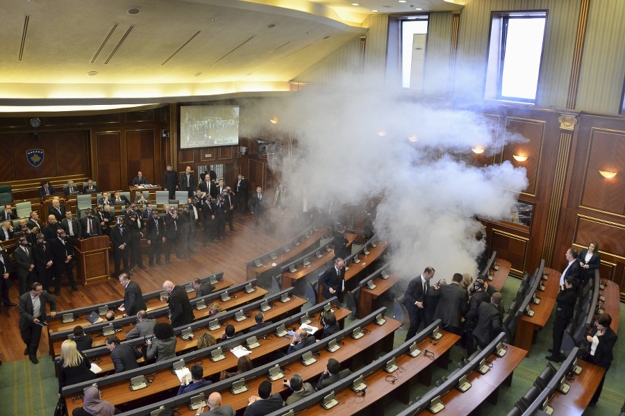 Opoziční poslanci zablokovali parlament