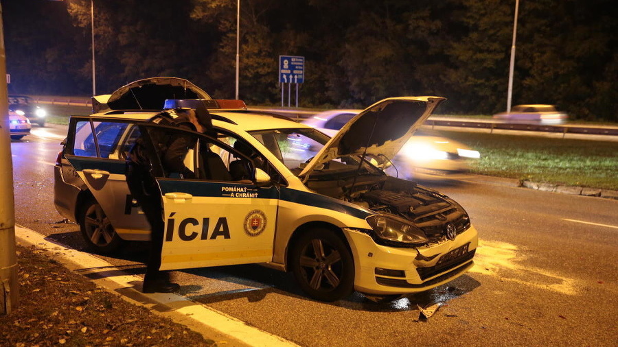 Policajné auto, do ktorého