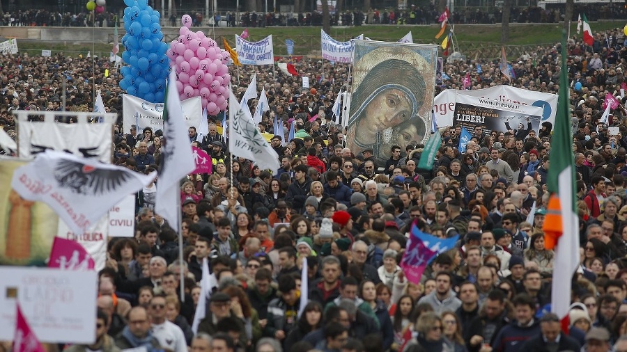 Masový protest v Taliansku.