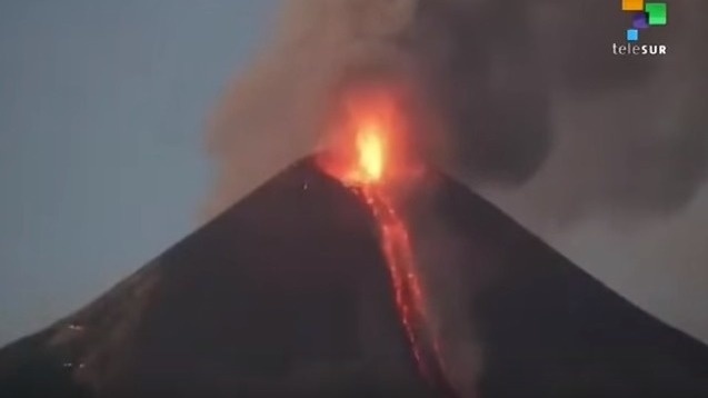 Sopka sa prebudila po