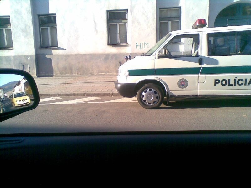 Polícia nemá problém, zaparkuje