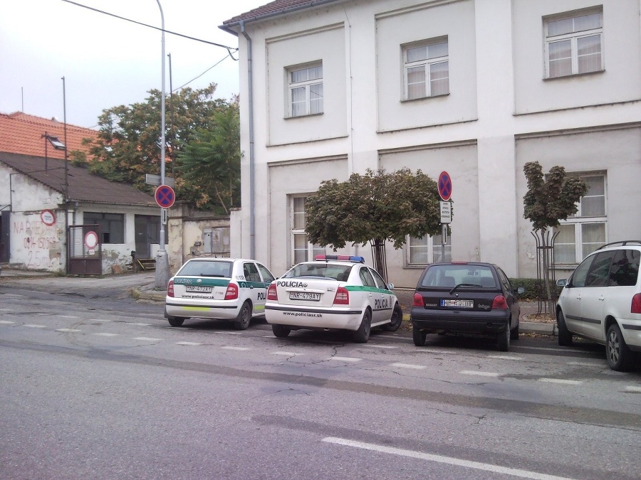 Policajti si v zákaze